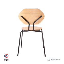 Chaise Estrella châssis acier noir, assise et dossier en chêne, vue de dos