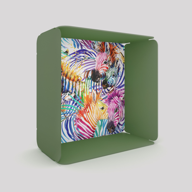 Cube-étagère en acier, vert avec son voile de fond zèbres Cube-étagère en acier, vert avec son voile de fond zèbres